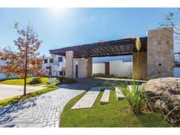 Casa en Venta con 3 Amplias Recamaras, El Refugio