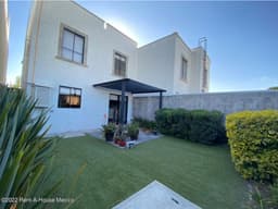 Casa en Venta con Jardin amplio, Zakia 22-4413