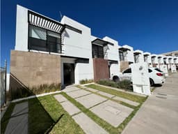 Casa con roof en el Mirador *AGT*