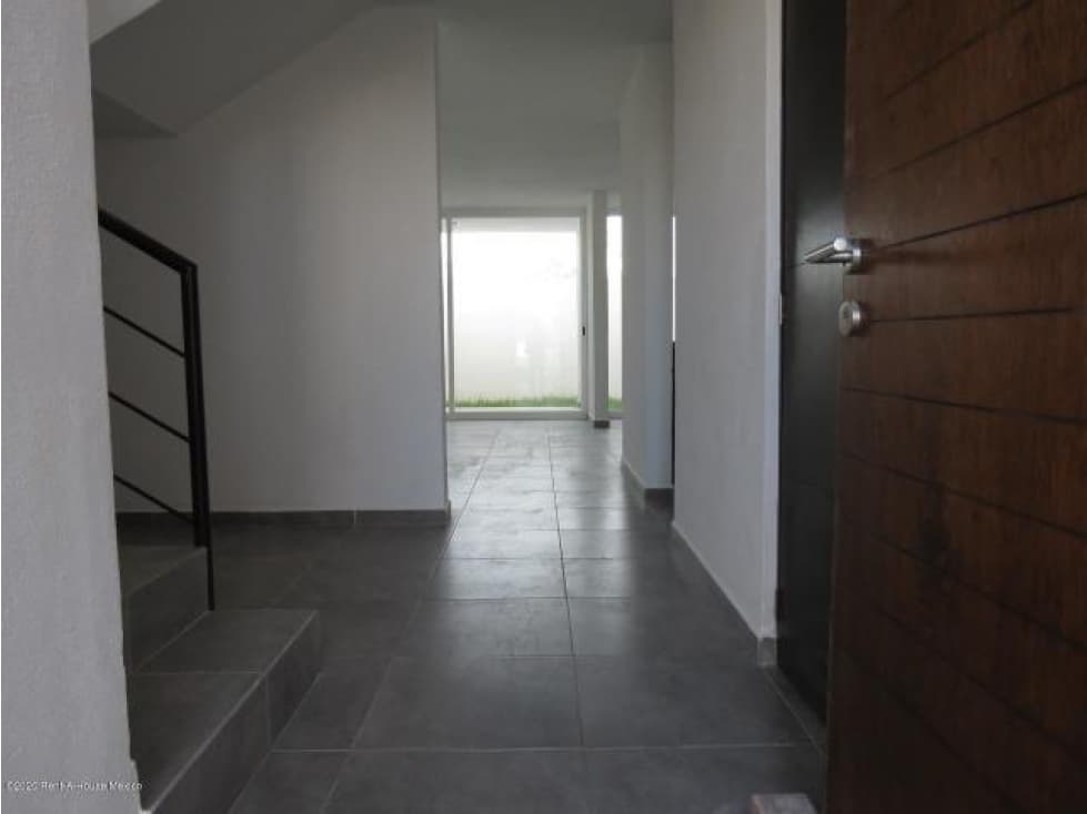 VENTA CASA EN CORREGIDORA 3 RECAMARAS 4 BAÑOS — foto 2