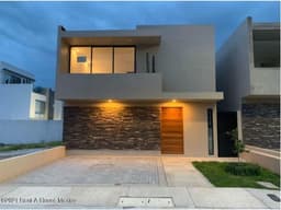 Zákia. Estrena casa en VENTA con jardín privado