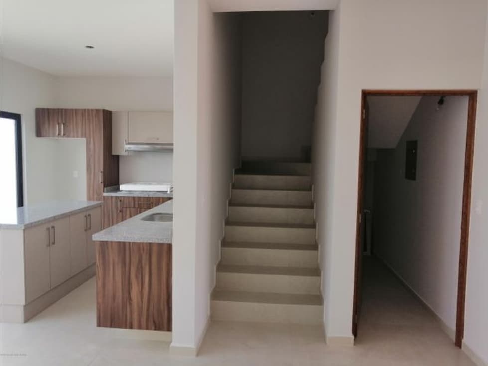 Bonita casa en venta Rincones del Marques — foto 2