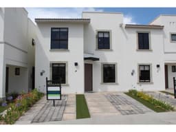 Venta de casa con amplios espacios en Provenza AGT
