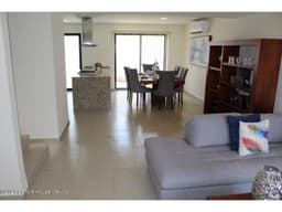 Zakia casa en VENTA de 3 recamaras y 136 mts2 RAHQRO