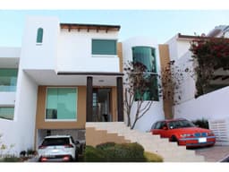 Cumbres del Cimatario bonita casa en VENTA en privada con seguridad!