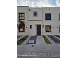 Casa en Renta 3 recámaras 3 baños en Zakia JCG 22-3427