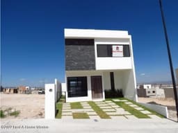 Casa nueva en venta en Capital Sur AQC