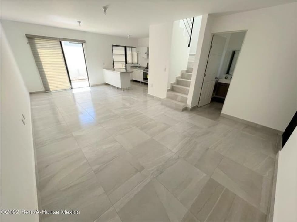 RENTA - Zákia. Casa de 3 recámaras, con alberca — foto 2