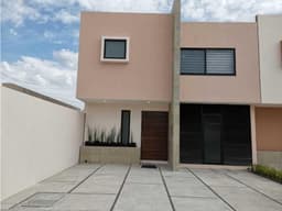 Casa en venta Lomas del Marqués 3 habitaciones JRH