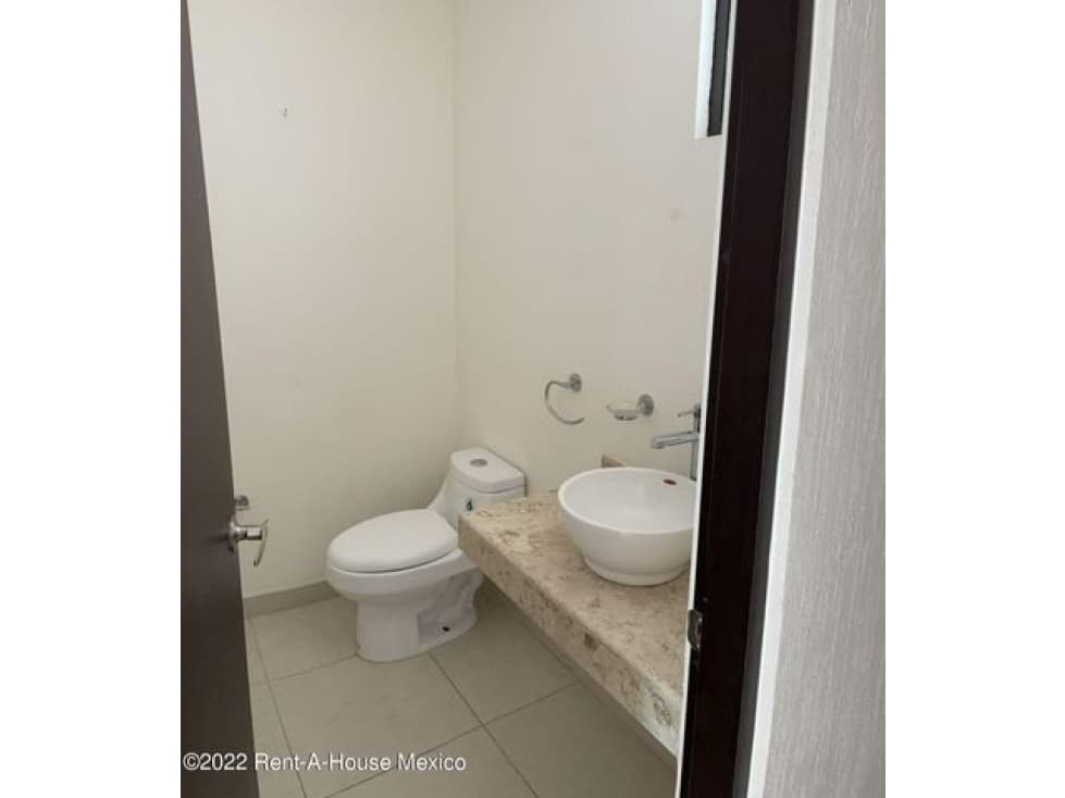 La Vista. VENTA, casa con alberca y jardín privado — foto 3