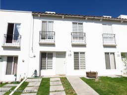 QH5 4935 Casa en Clúster con Alberca Ciudad del Sol Querétaro