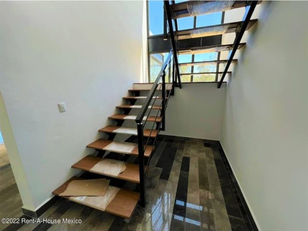 Casa con cuarto de TV y terrazas, en La Griega. VENTA — foto 3