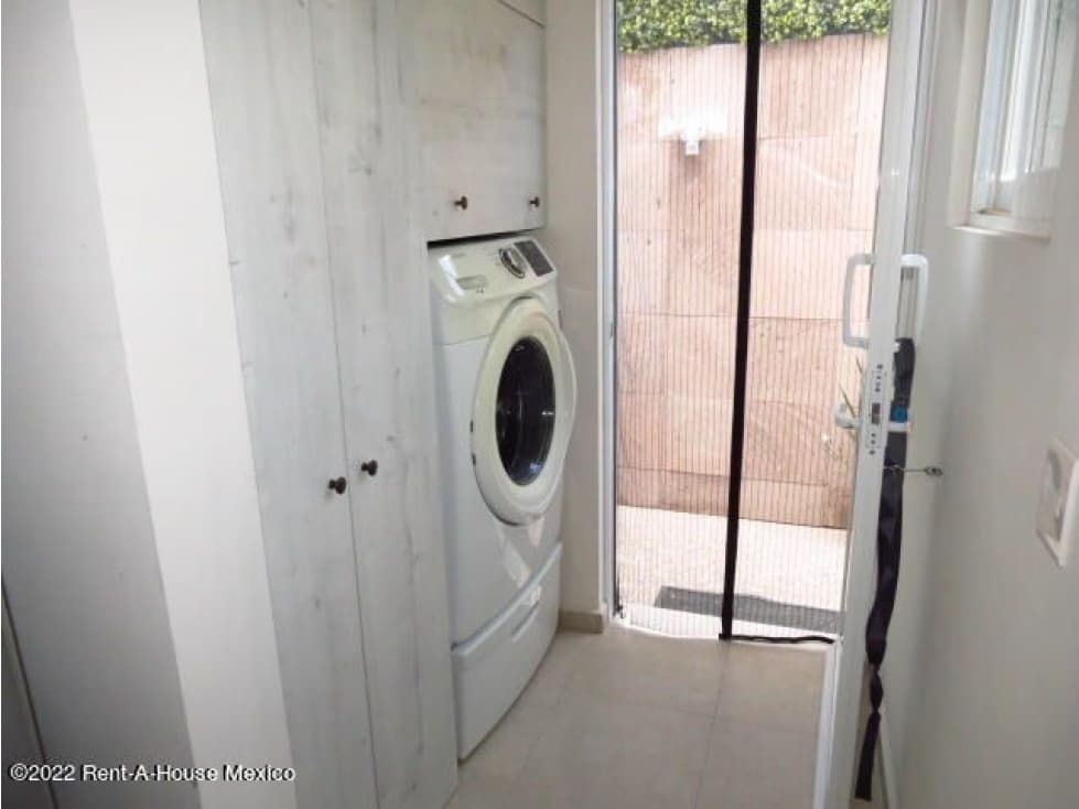 VENTA. Casa amueblada de 2 niveles, en El Mirador — foto 3