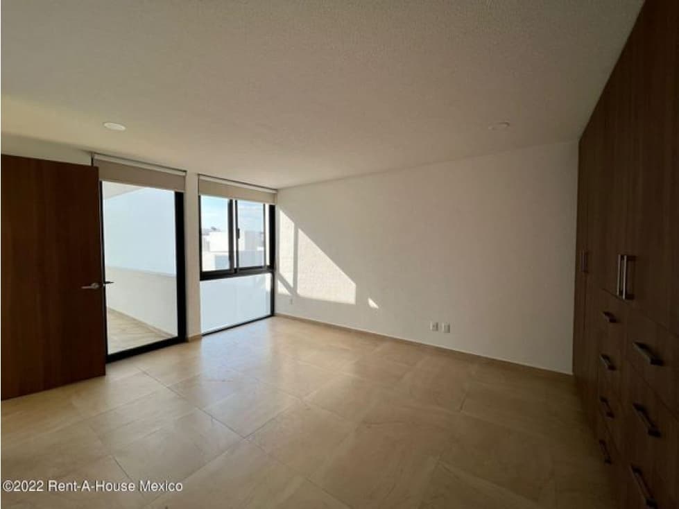 Casa con ludoteca y cuarto de TV - En Zibatá. RENTA — foto 2