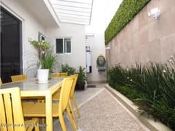 CASA EN VENTA AMUEBLADA ZEN LIFE 3 RECAMARAS JARDIN SALA TV ALBERCA