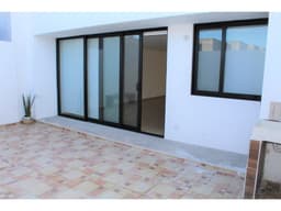 Casa en zibata con amenidades LPD22-564
