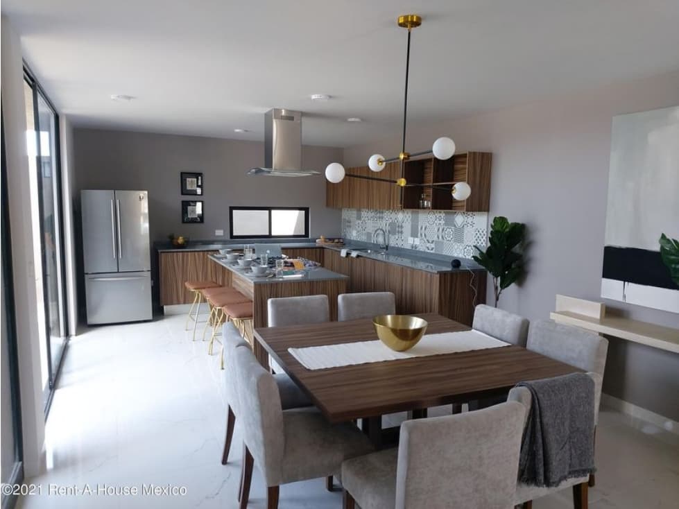 ZIABTA CASA EN VENTA DE 3 RECAMARAS CON ESTUDIO Y JARDIN — foto 3