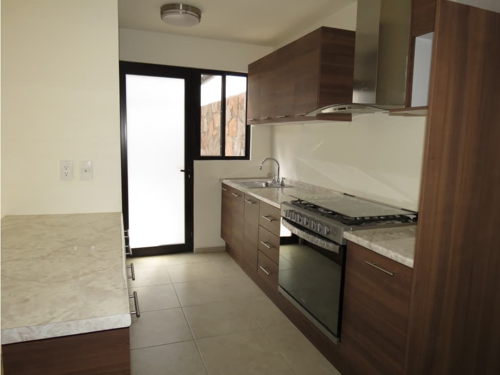 Zibatá. Para VENTA - Casa con terraza pergolada y jardín — foto 4
