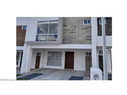 ZAKIA CASA EN VENTA DE 3 RECAMARAS CON JARDIN Y SALA DE TV