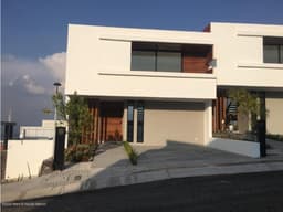 Casa en venta de 3 recámaras en Zibatá JCG 22-3291