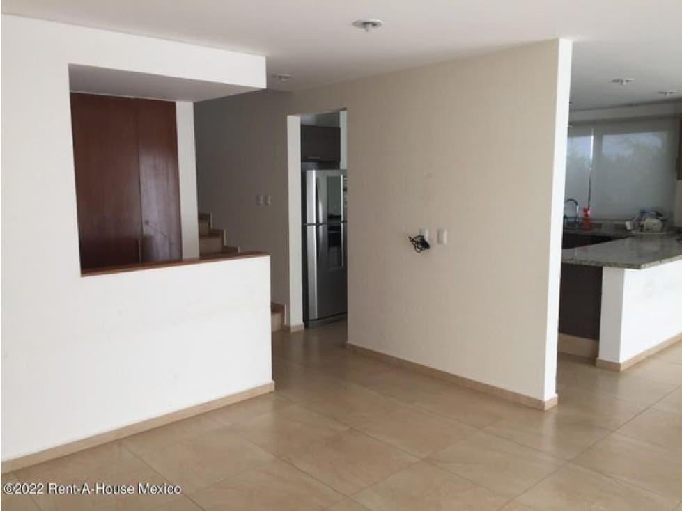Casa equipada con cuarto de servicio, Vista Real - VENTA y RENTA — foto 4