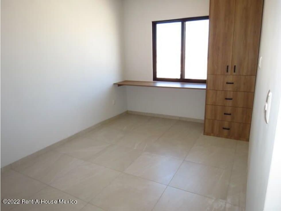 VENTA de casa equipada, con jardín. Capital Sur — foto 4