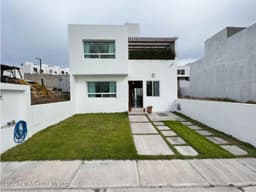 Casa en venta en condado AQC