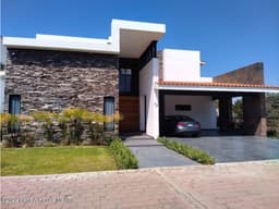 San Gil casa en VENTA con excelente ubicación de 480 mts2 QH223859