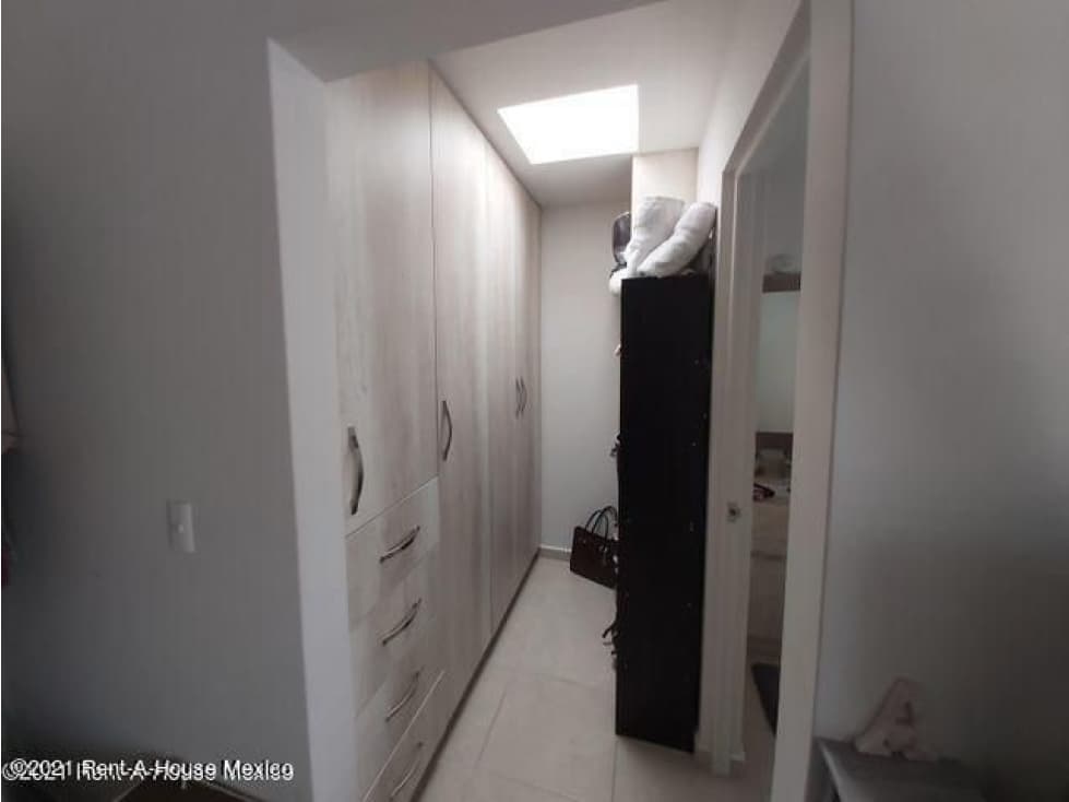 El Mirador, casa de 2 niveles con pasillo de servicio. VENTA — foto 4