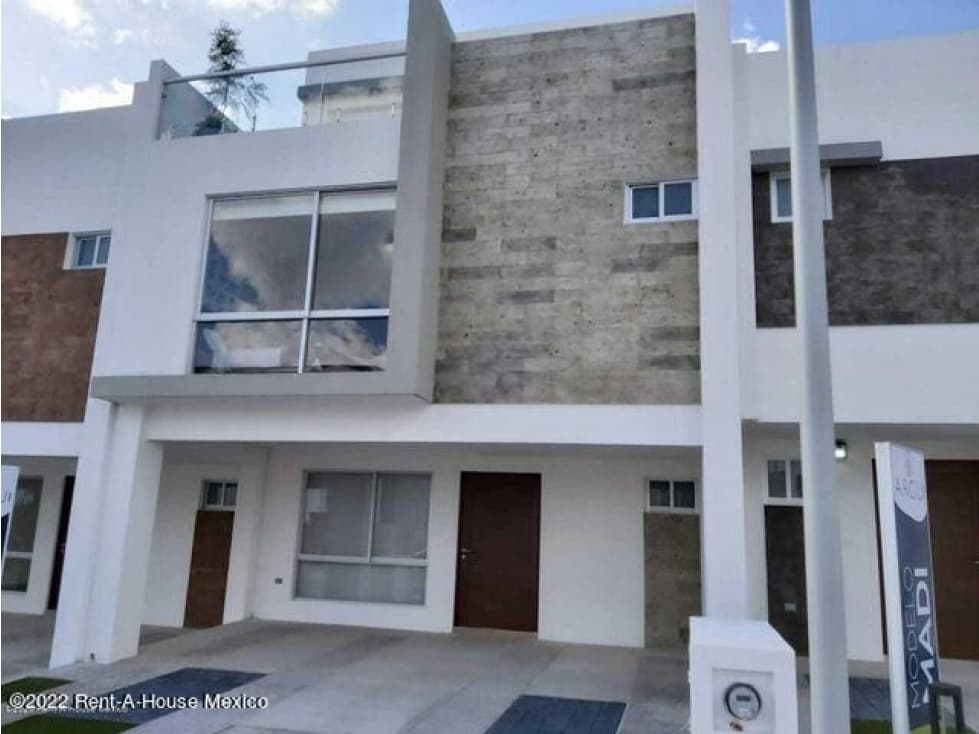 QH5 5263  Casa Dentro de Clúster con Alberca Zakia — foto 2