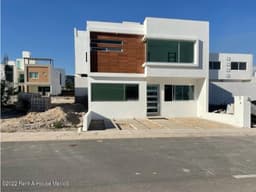 Linda Casa en Renta en El Mirador a estrenar en condominio
