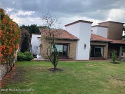 Juriquilla casa colonial en VENTA con amplios espacios QH340