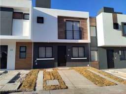 Linda casa en zakia en renta MLA.