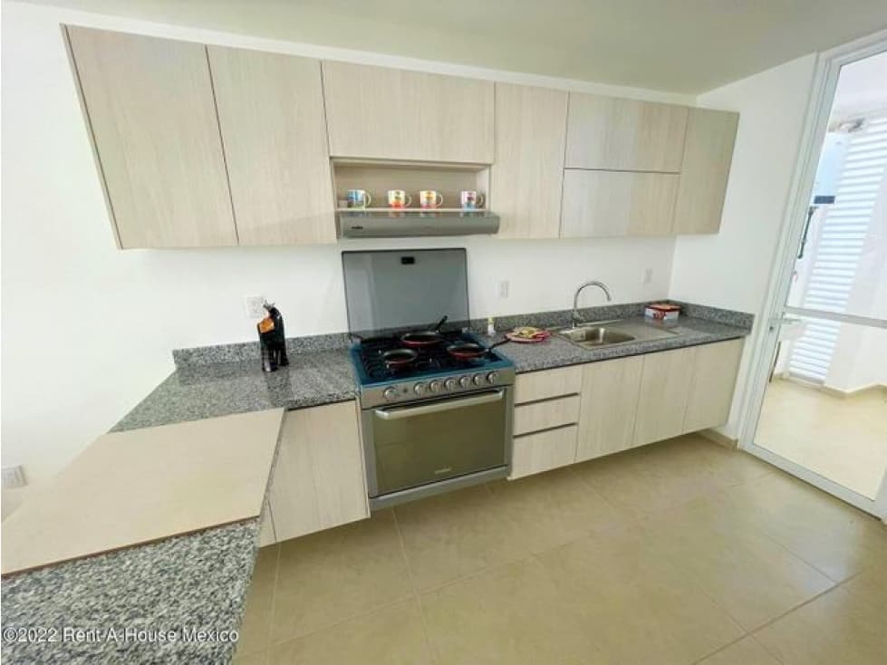 PRE VENTA CASA CON CUARTO DE SERVICIO Y ROOF GARDEN EKS — foto 3