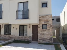 CASA EN RENTA 3 HABITACIONES EN CAPITAL SUR. QH22-3795#