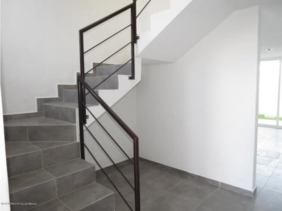 VENTA CASA EN CORREGIDORA 3 RECAMARAS 4 BAÑOS — foto 4