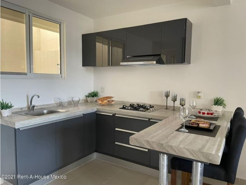 Irapuato. Casa de 2 niveles, con cocina equipada - VENTA — foto 3