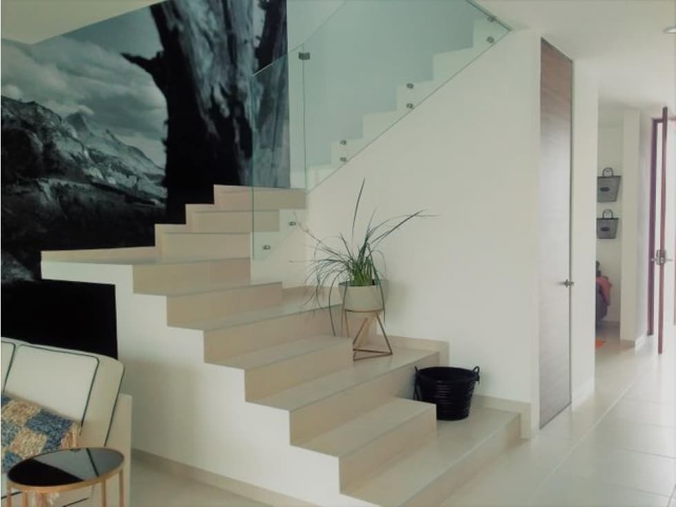 Zibatá, casa con balcón y estudio en planta baja. VENTA — foto 6