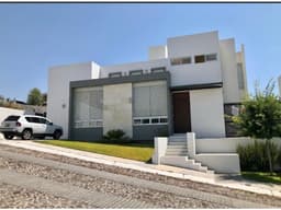 Corregidora moderna casa en VENTA en residencial prestigioso RAH