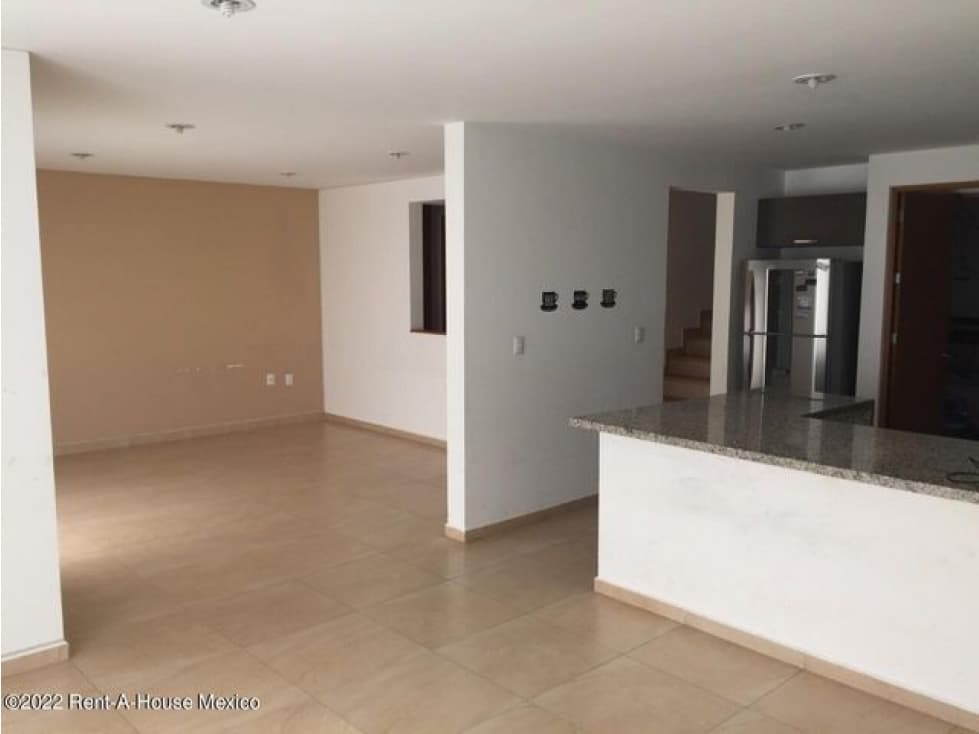 Casa equipada con cuarto de servicio, Vista Real - VENTA y RENTA — foto 5