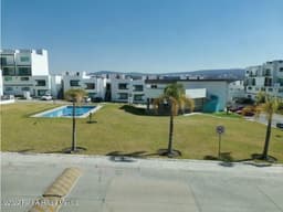 Casa en renta en privada dentro de El Mirador 3 Rec 2.5 Baños 2 Estac.
