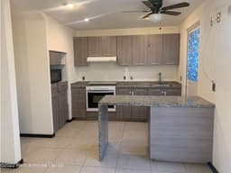 RENTA - Casa en El Mirador, con sala de TV en planta alta
