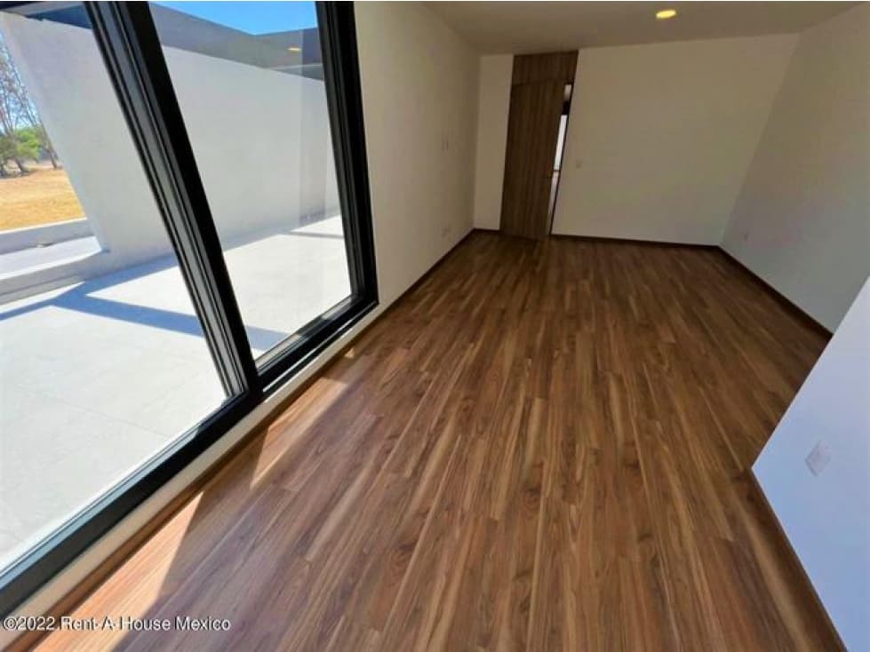 Casa con cuarto de TV y terrazas, en La Griega. VENTA — foto 5