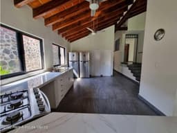 1ero de Mayo. Casa de 6 recámaras con baños propios, en VENTA