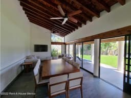 1ero de Mayo - VENTA de casa con family room, en condominio