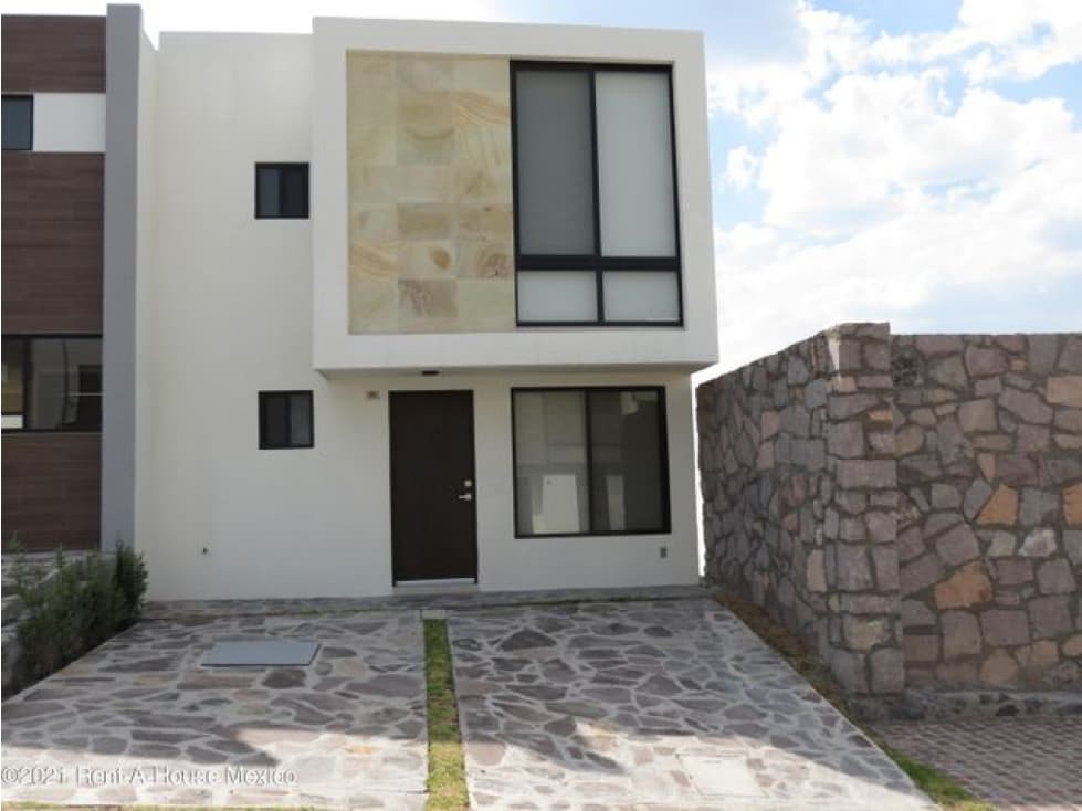 Casa en Renta en ZIBATA — foto 1