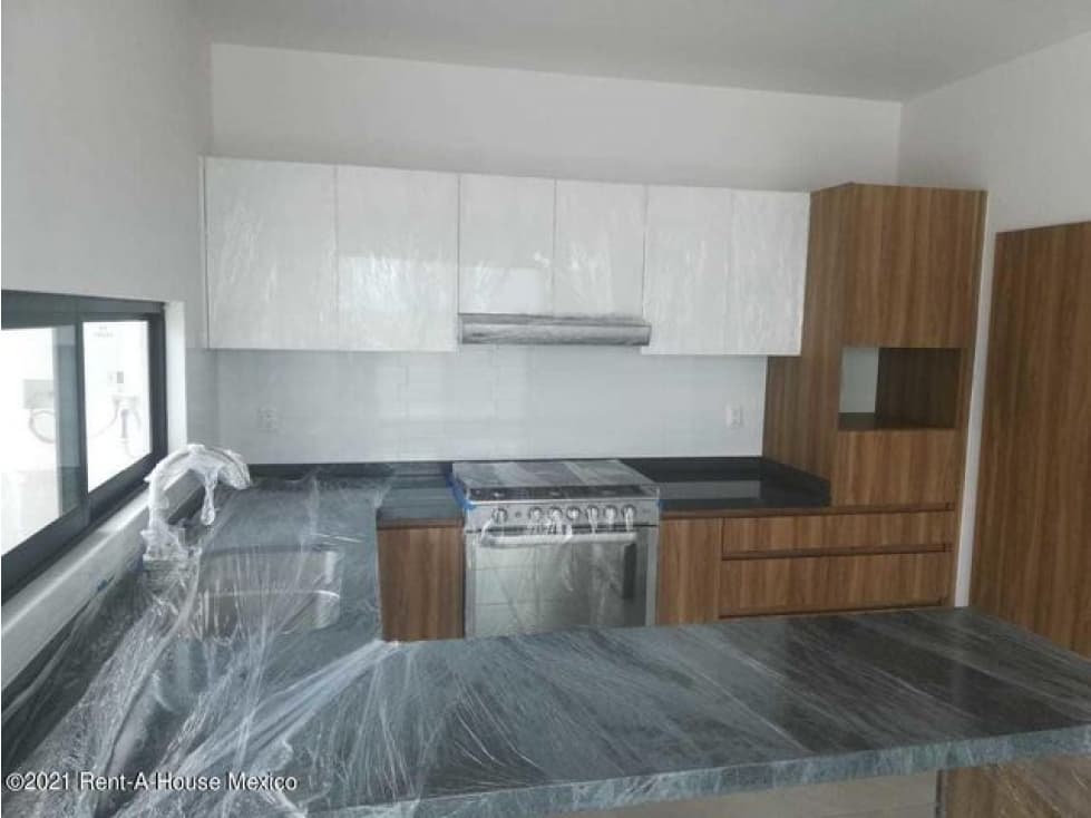 Casa en Capital Sur, con terraza y sala de TV. VENTA — foto 6