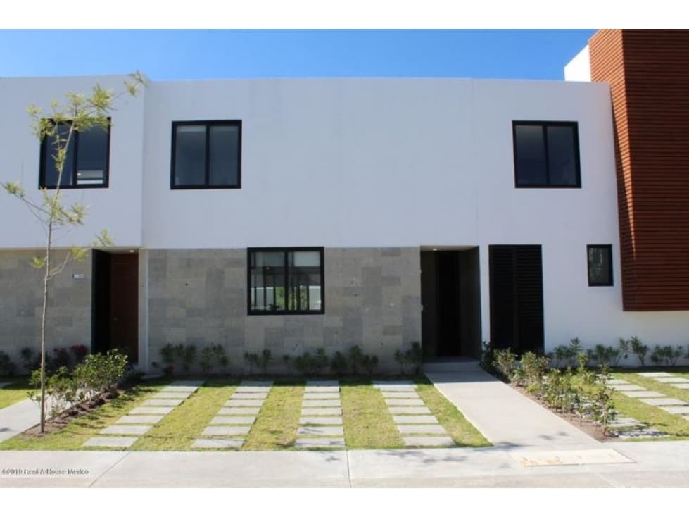 Casa con amenidades y seguridad, en Zákia. VENTA — foto 1