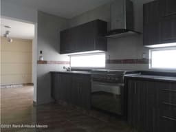 El Mirador. Casa de 2 niveles con casa club, VENTA