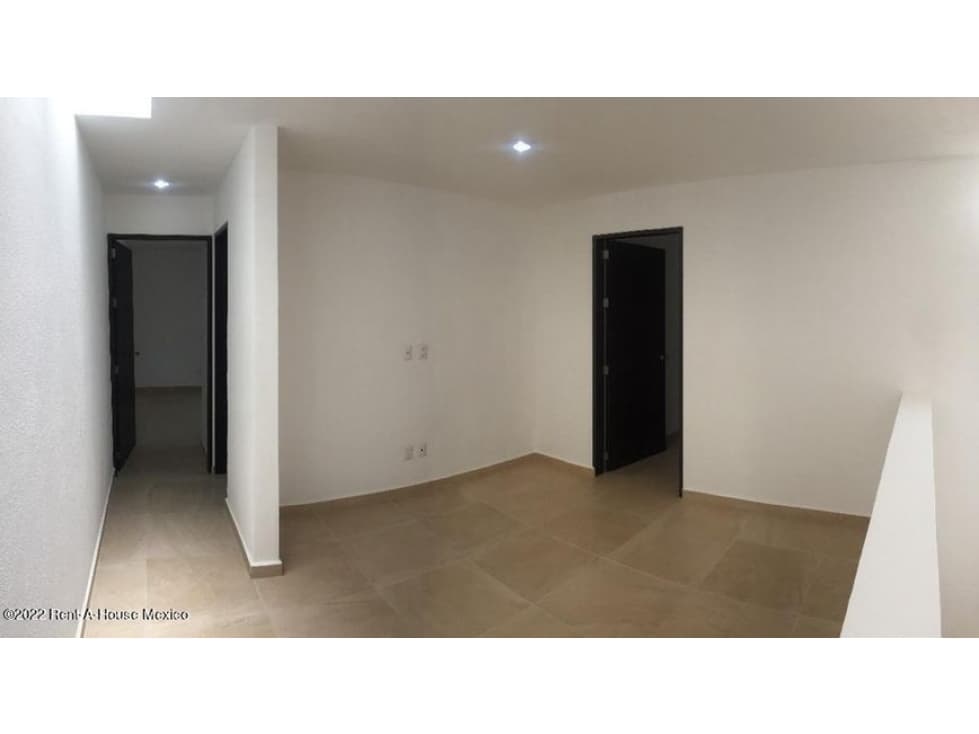 Zibatá - Casa con pasillo lateral, en RENTA — foto 2